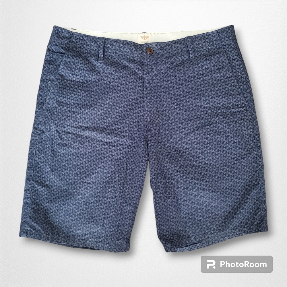 Dockers men's blue patterned 100% cotton shorts, size 32 preppy
